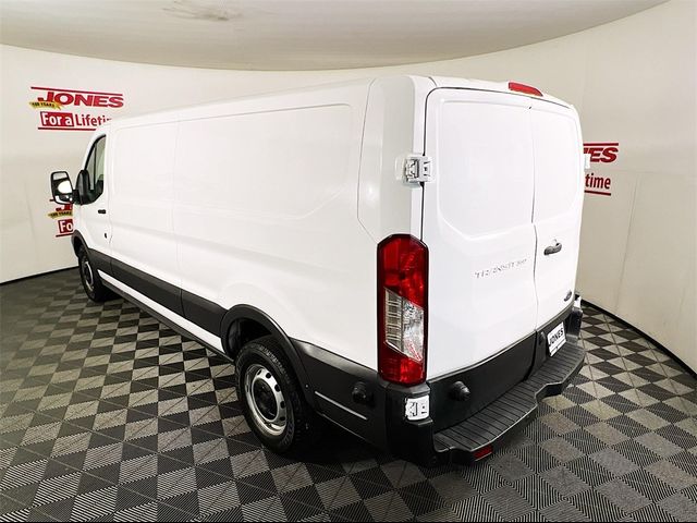 2016 Ford Transit Base