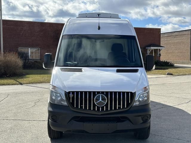 2016 Freightliner Sprinter Vans Worker