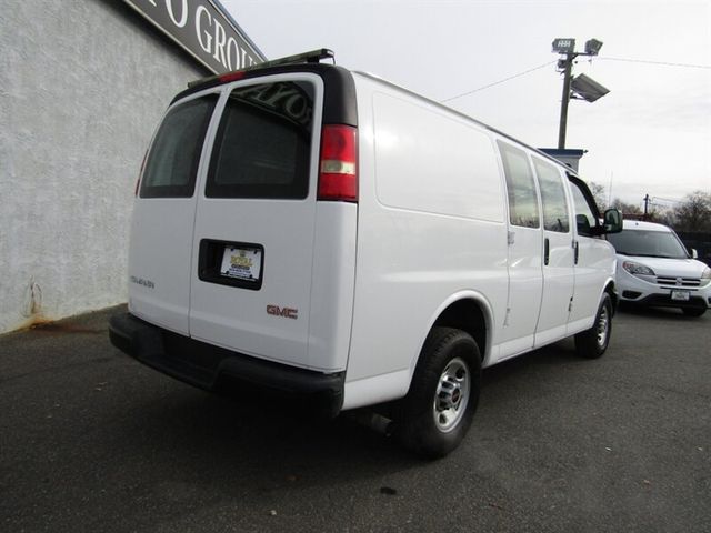 2016 GMC Savana Base