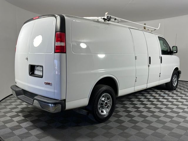 2016 GMC Savana Base