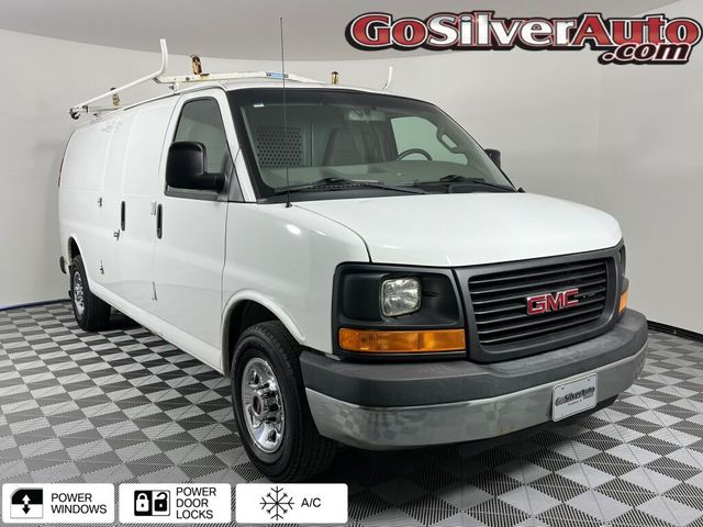 2016 GMC Savana Base