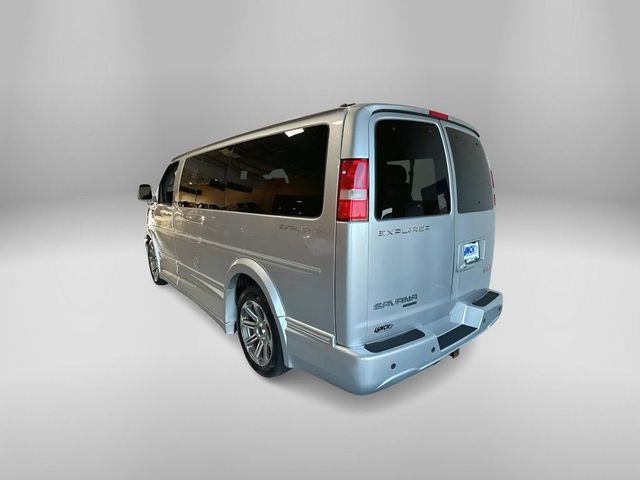 2016 GMC Savana Base