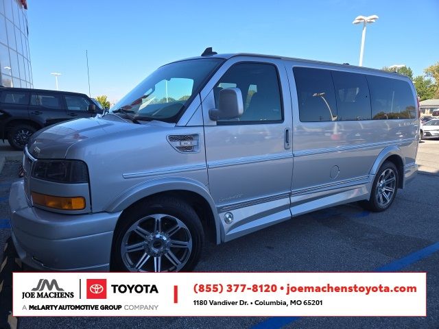 2016 GMC Savana Base