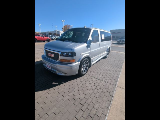 2016 GMC Savana Base