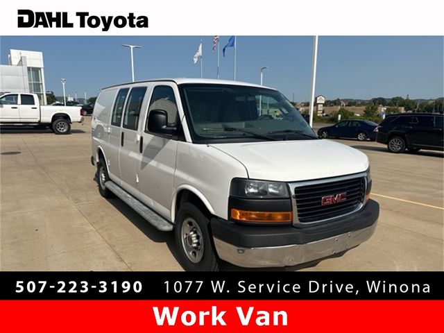 2016 GMC Savana Base