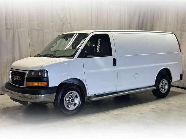 2016 GMC Savana Base