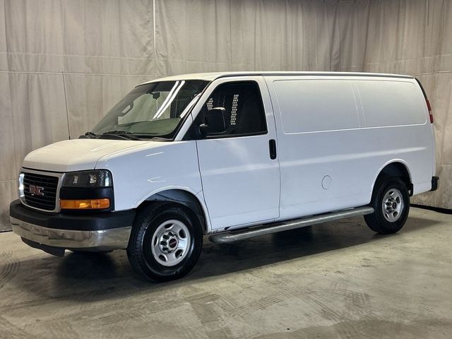 2016 GMC Savana Base