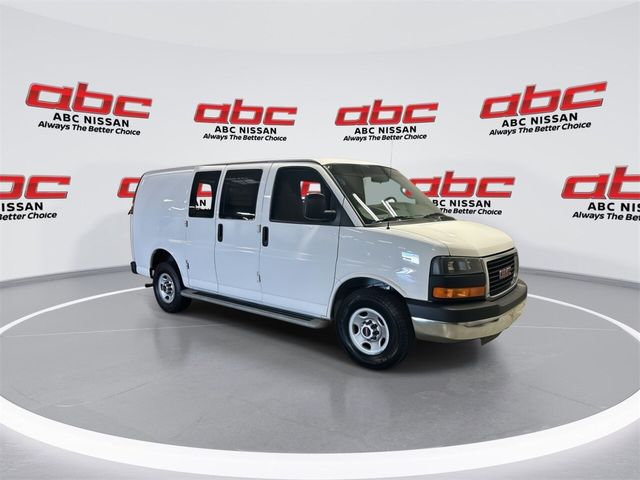 2016 GMC Savana Base