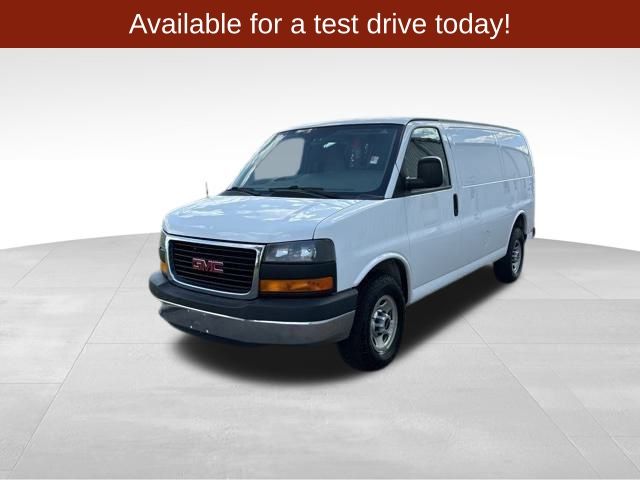 2016 GMC Savana Base