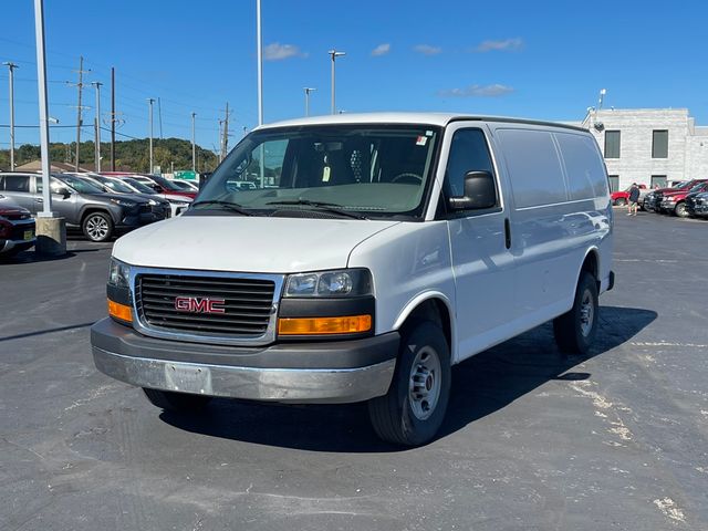 2016 GMC Savana Base