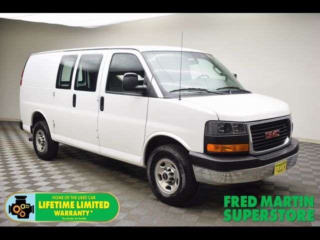 2016 GMC Savana Base