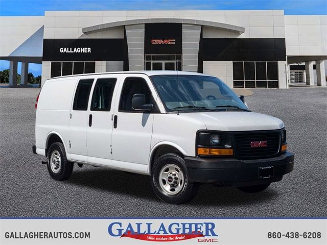 2016 GMC Savana Base