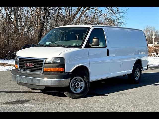 2016 GMC Savana Base