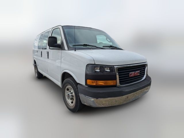 2016 GMC Savana Base