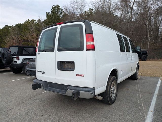 2016 GMC Savana Base