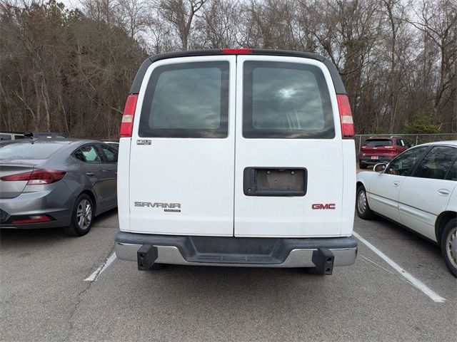 2016 GMC Savana Base