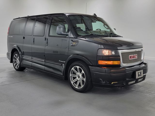 2016 GMC Savana Base