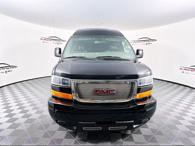 2016 GMC Savana Base