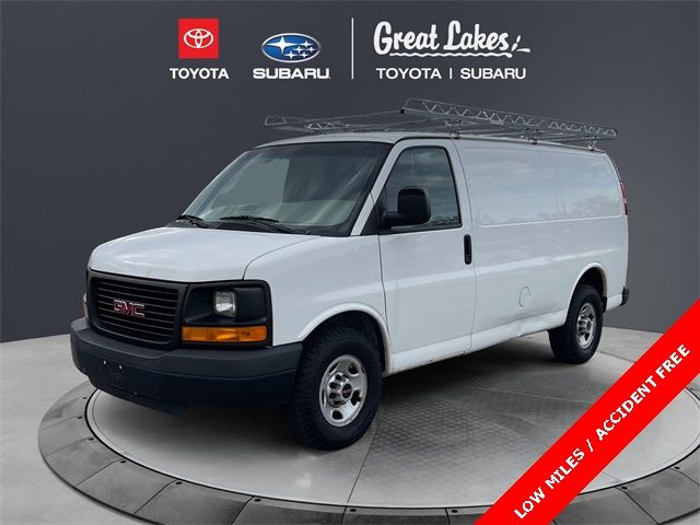 2016 GMC Savana Base