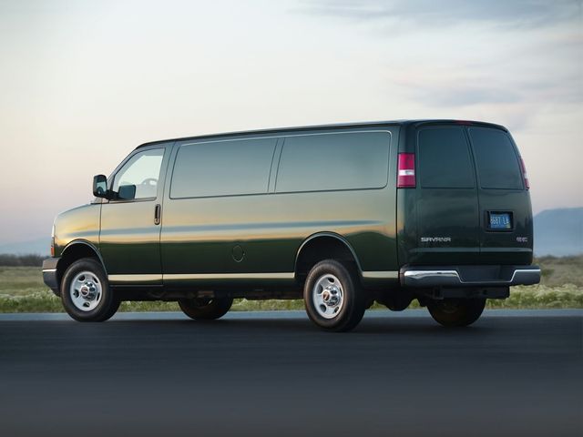 2016 GMC Savana Base