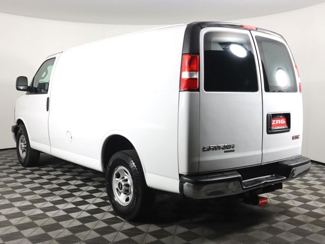 2016 GMC Savana Base