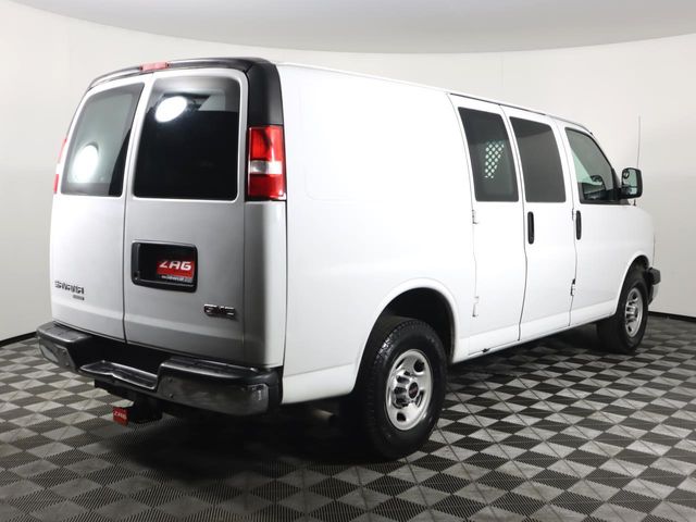 2016 GMC Savana Base