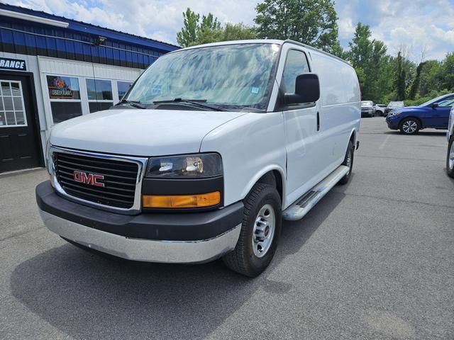 2016 GMC Savana Base