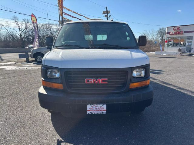 2016 GMC Savana Base