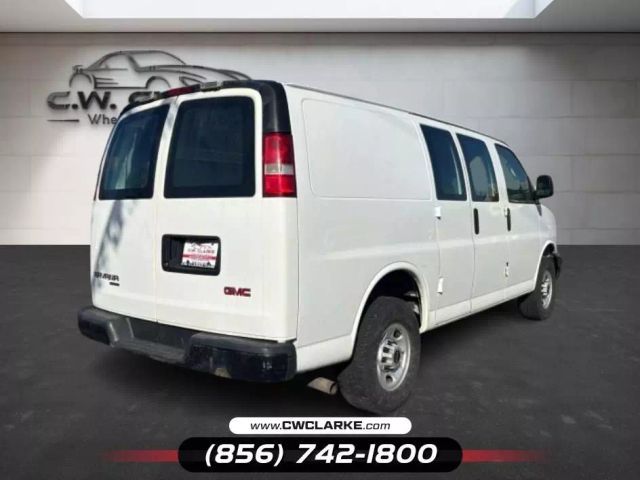 2016 GMC Savana Base