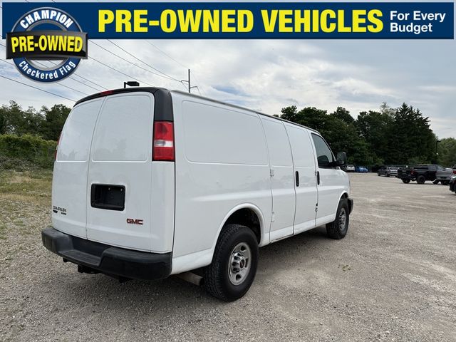 2016 GMC Savana Base