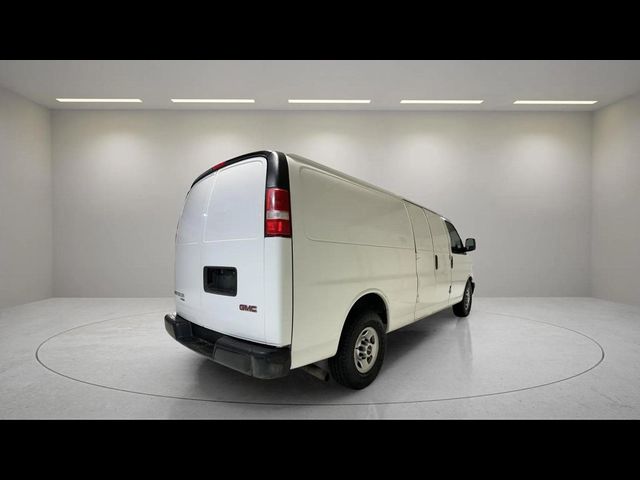 2016 GMC Savana Base