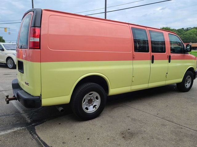 2016 GMC Savana Base