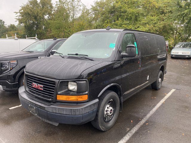 2016 GMC Savana Base