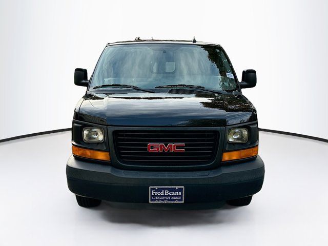 2016 GMC Savana Base