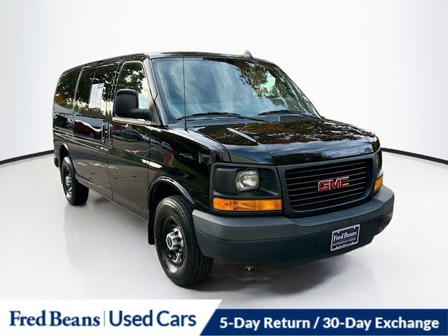 2016 GMC Savana Base