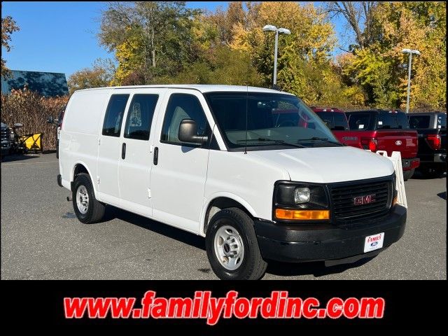 2016 GMC Savana Base