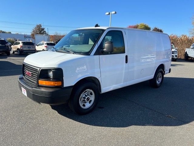 2016 GMC Savana Base