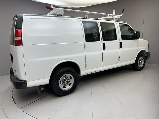 2016 GMC Savana Base