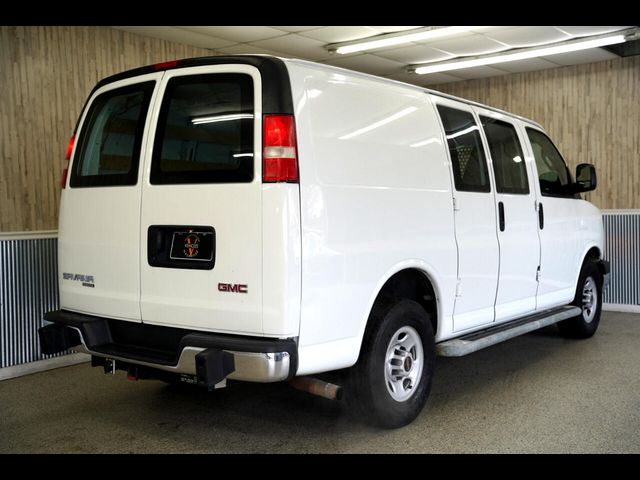 2016 GMC Savana Base