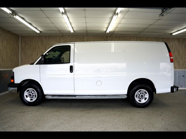 2016 GMC Savana Base