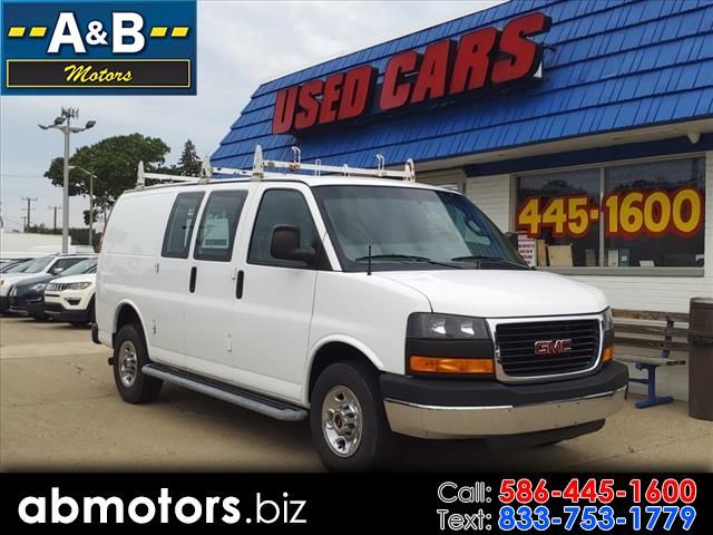 2016 GMC Savana Base