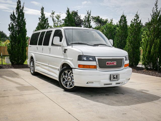 2016 GMC Savana Base