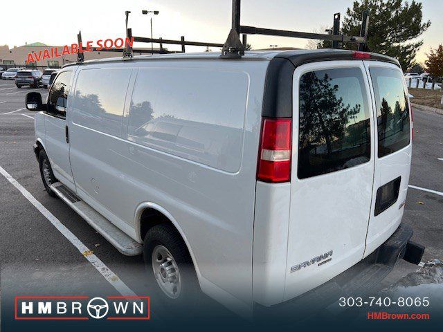 2016 GMC Savana Base