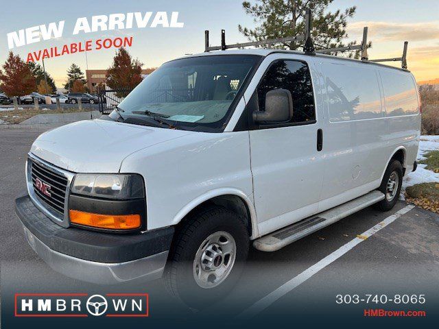 2016 GMC Savana Base