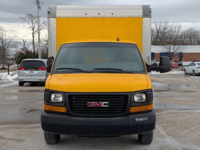 2016 GMC Savana Base