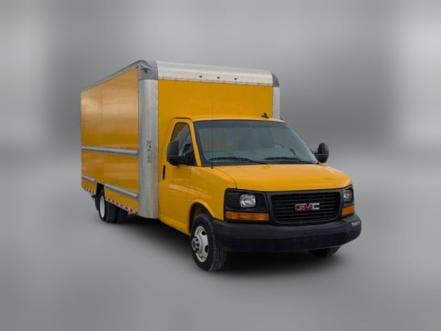 2016 GMC Savana Base