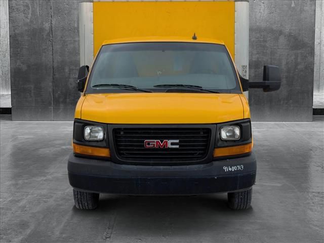 2016 GMC Savana Base