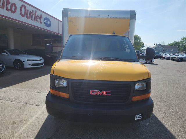 2016 GMC Savana Base