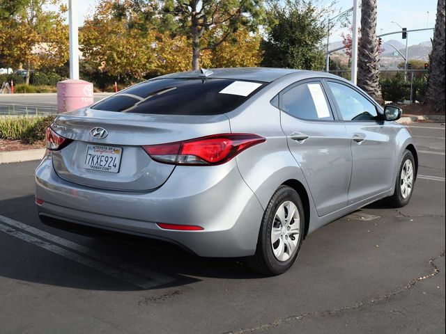 2016 Hyundai Elantra SE