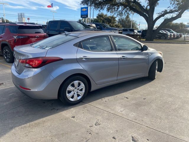 2016 Hyundai Elantra SE